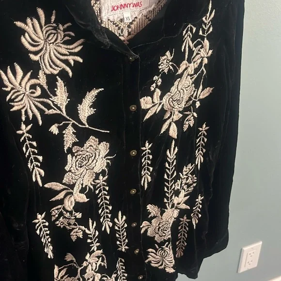 JOHNNY WAS Western Velvet Top - Picture 3 of 16